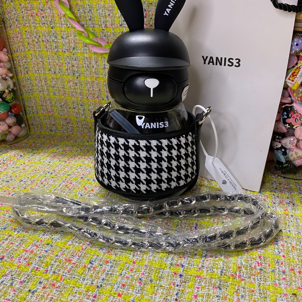 YANIS3 Black Bunny Bottle with Houndstooth 1000ml Carrier